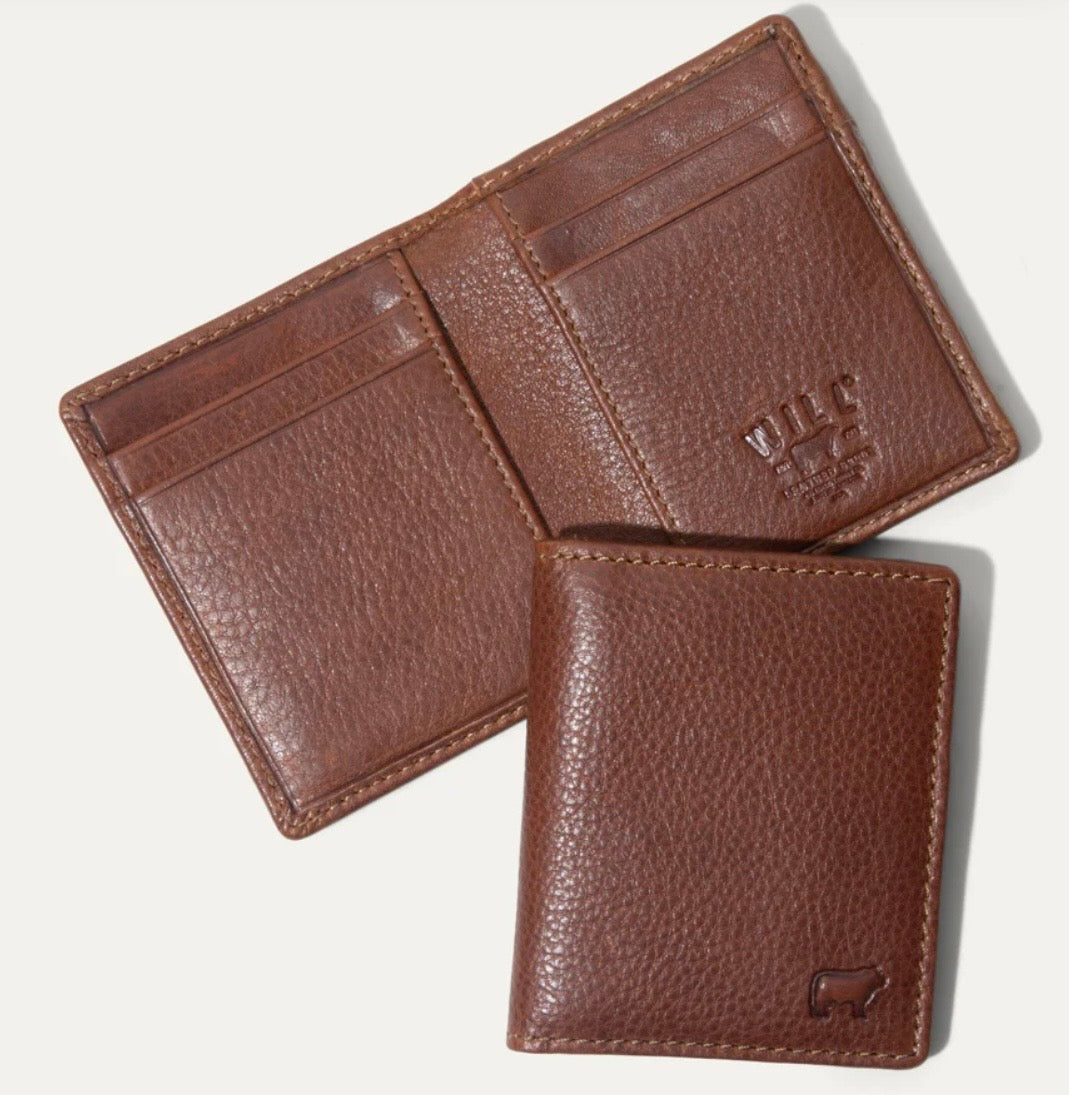 Classic front pocket wallet.